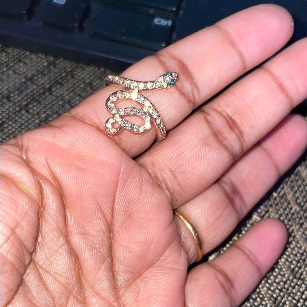 Elegant Gold and Silver Swirl Ring (8)
